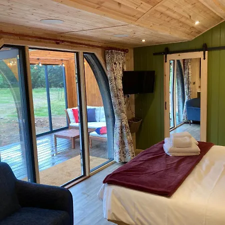 Bedrule Old Manse Glamping Villa Hawick Exterior photo